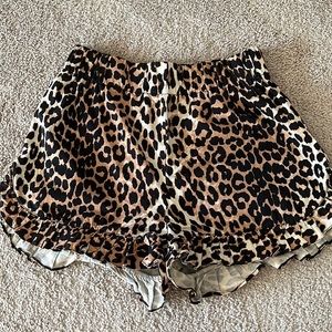GANNI Leopard print ruffle hem ‘Clark’ shorts